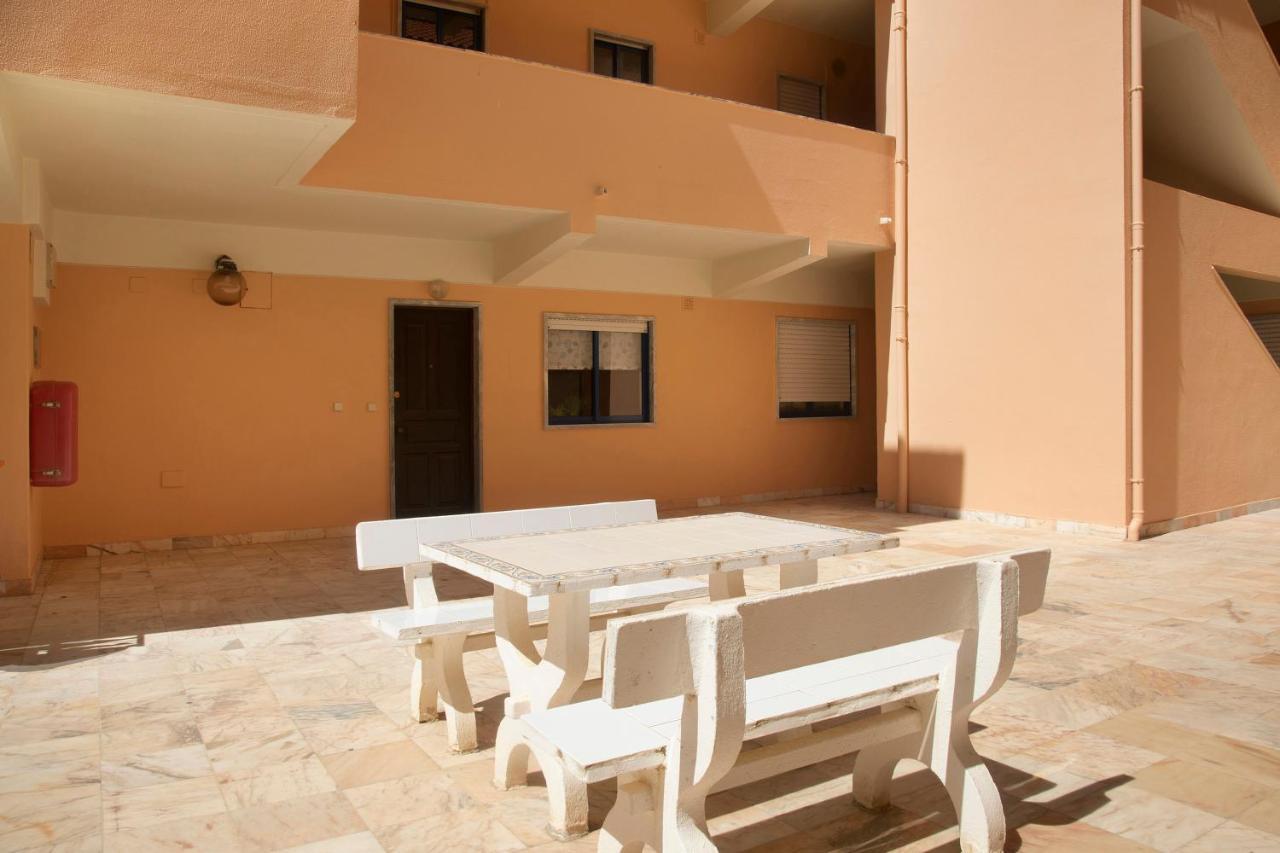 Sao Bernardino Beach House Atouguia Da Baleia Exteriör bild